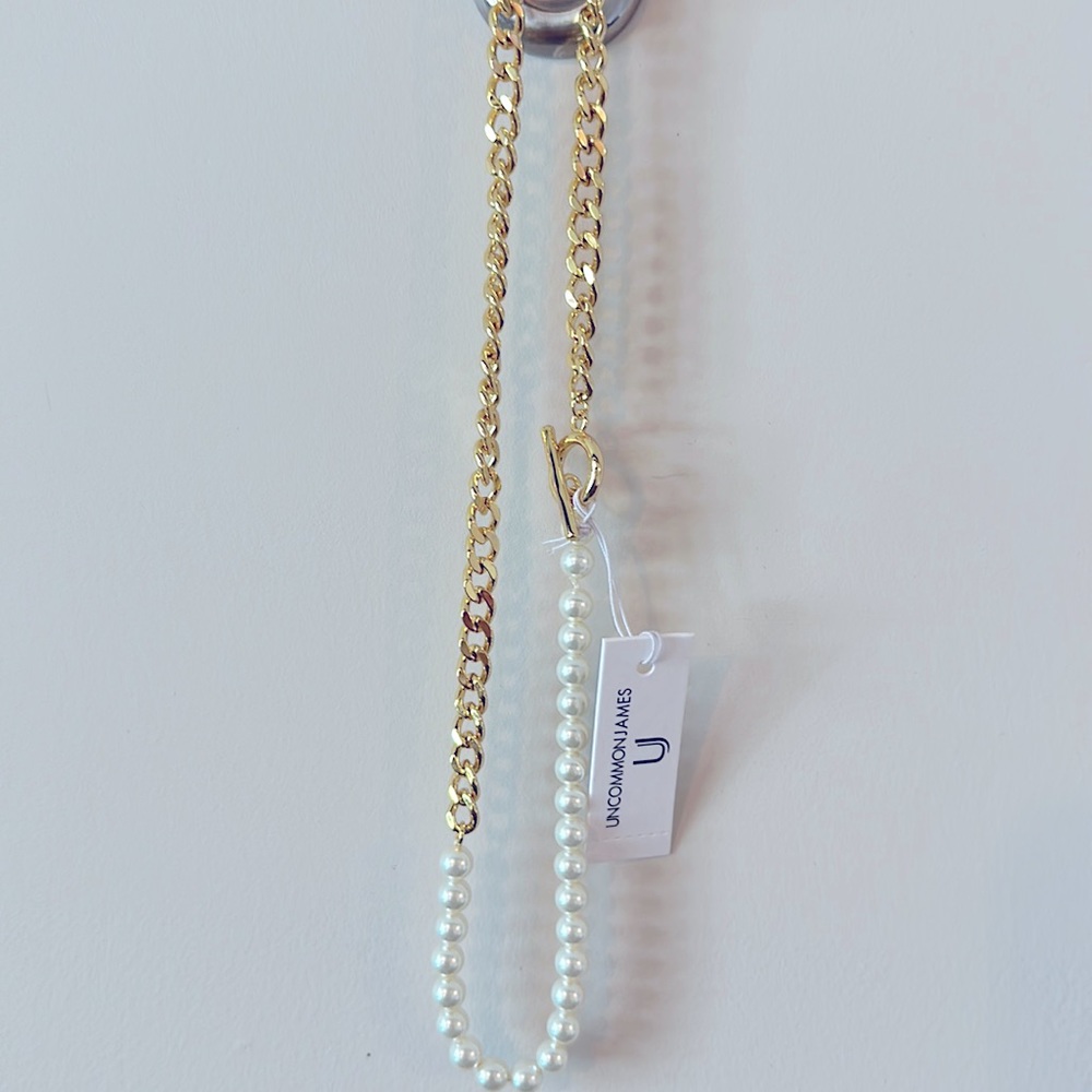 Uncommon James Pearl and gold chain necklace